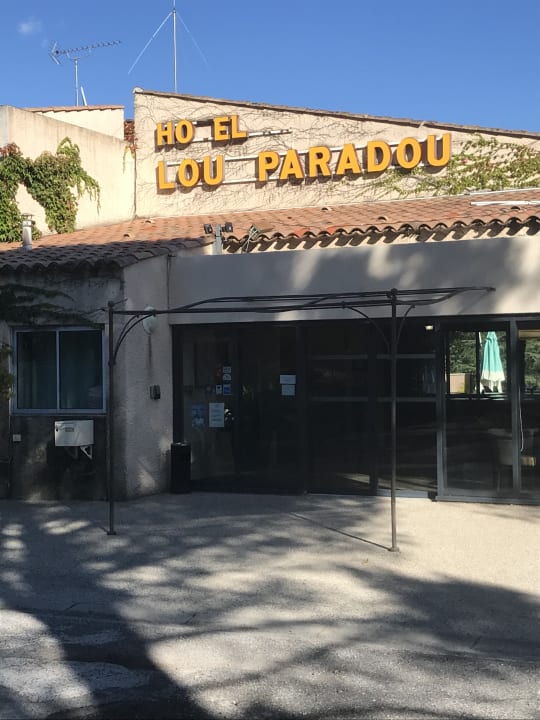 Lobby Hotel Lou Paradou
