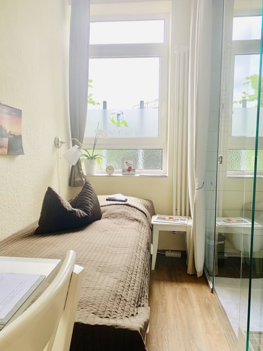 Zimmer Pension Cafe Karina