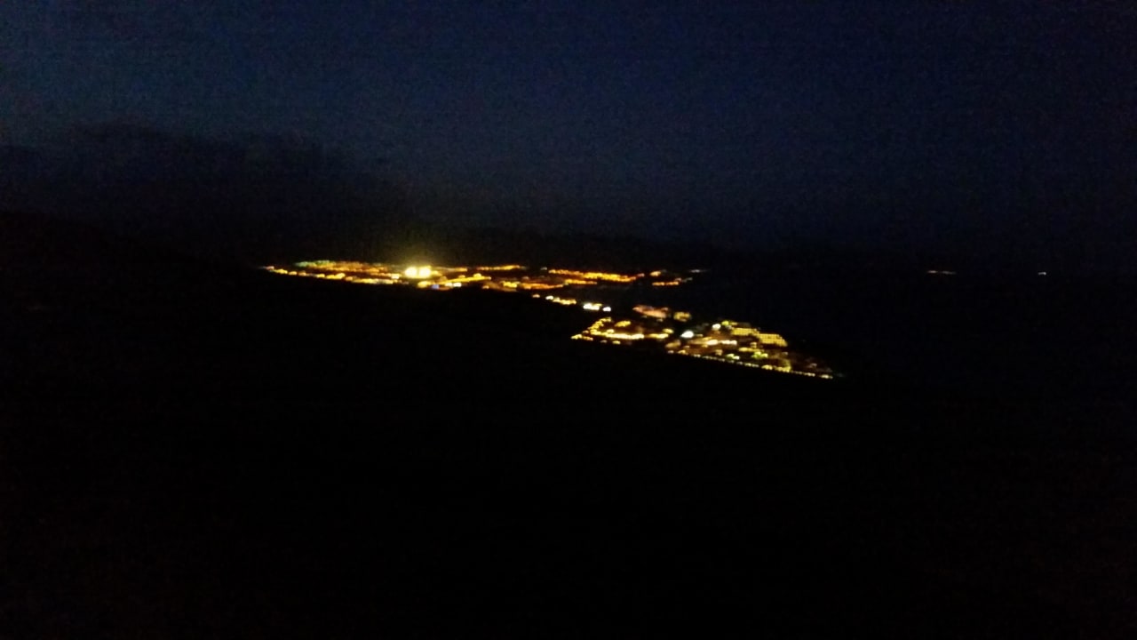 Hotel bei Nacht vom Berg  H10 Playa Esmeralda - Adults only