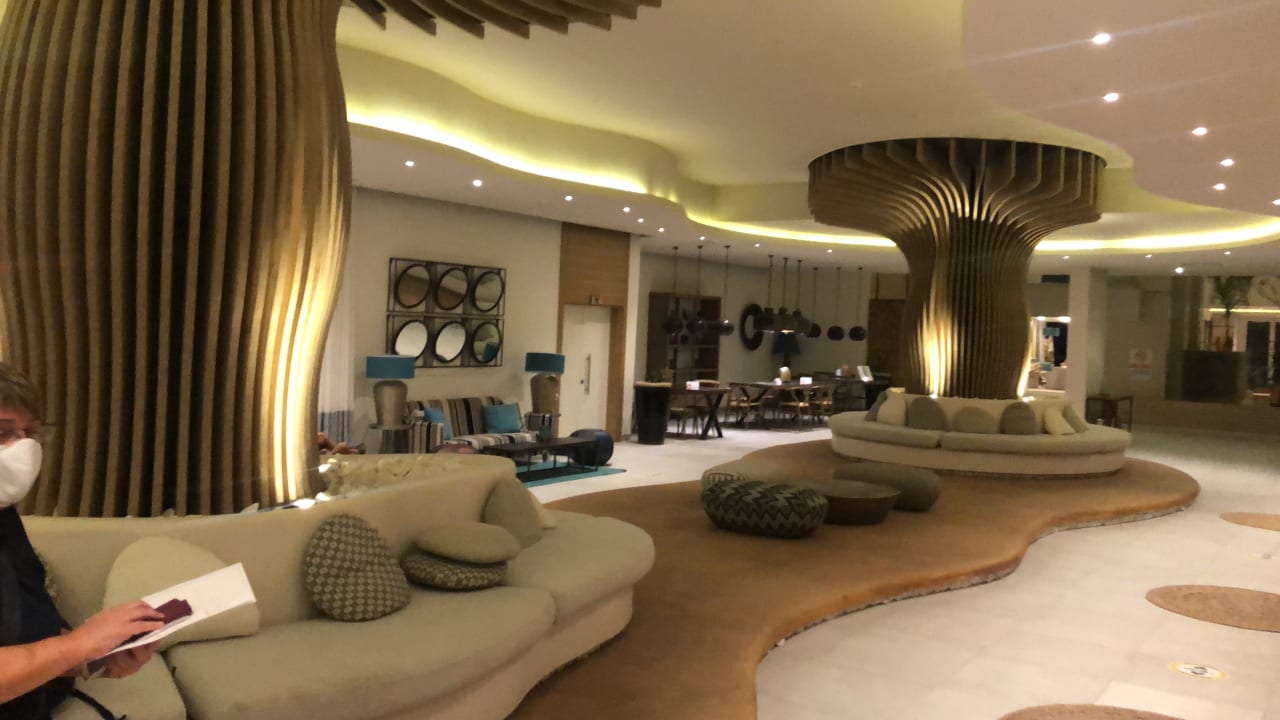 Lobby Design Plus Seya Beach Hotel