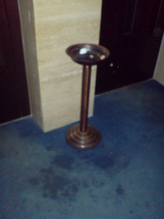 Bereich vor den Aufzügen Hotel Grand Efe