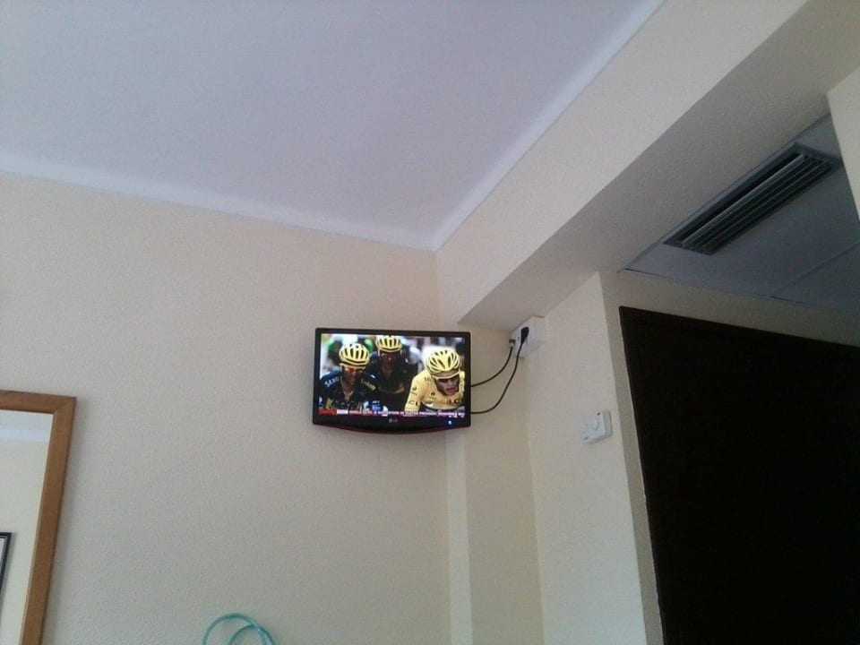 Kostenloser FullHD TV mit deutschen Programmen BQ Sarah