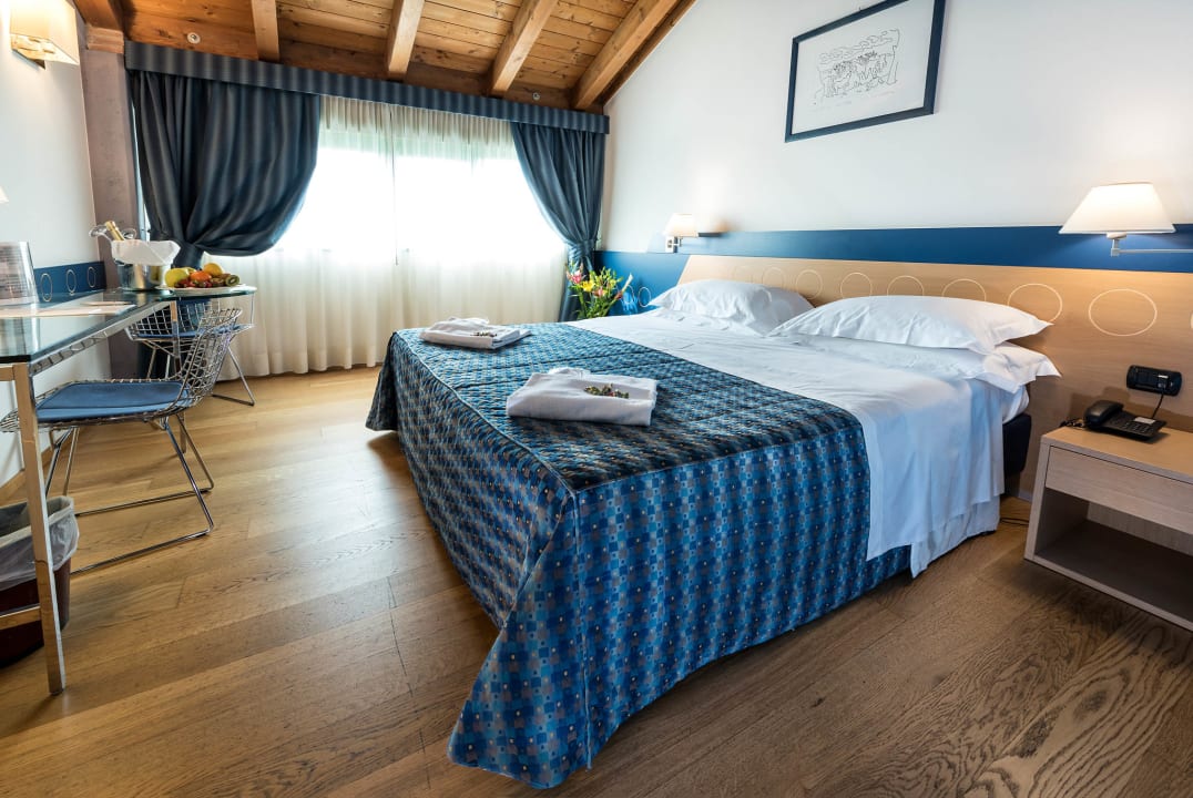 Zimmer West Point Airport Hotel