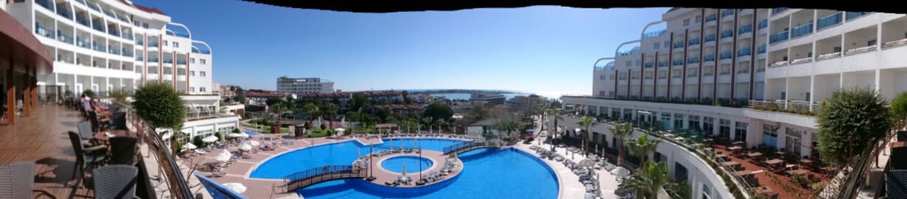 Pool Side Prenses Resort & Spa