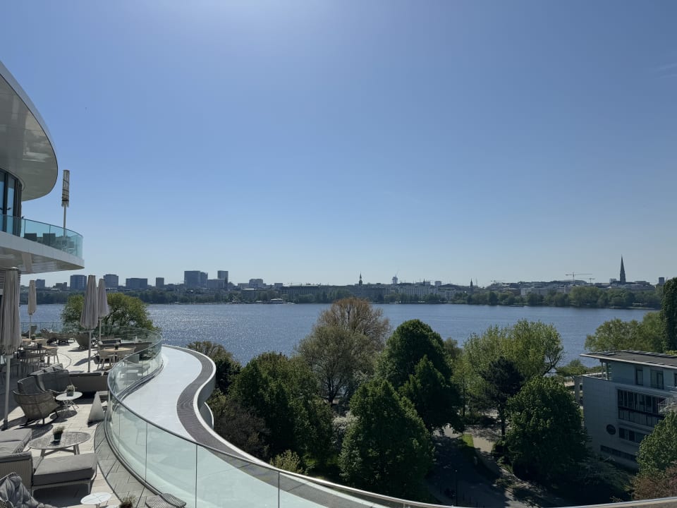 Ausblick The Fontenay Hamburg