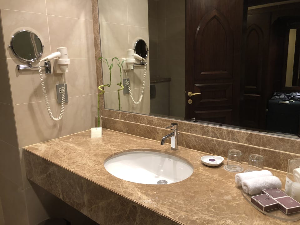 Zimmer Miramar Al Aqah Beach Resort