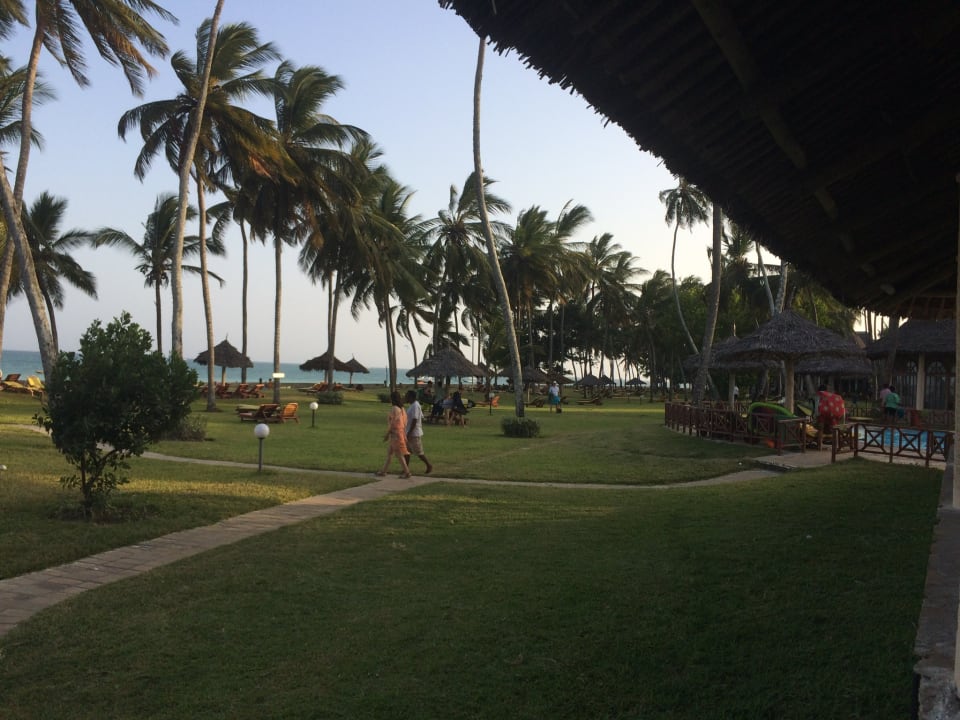 Gartenanlage Neptune Paradise Beach Resort & Spa