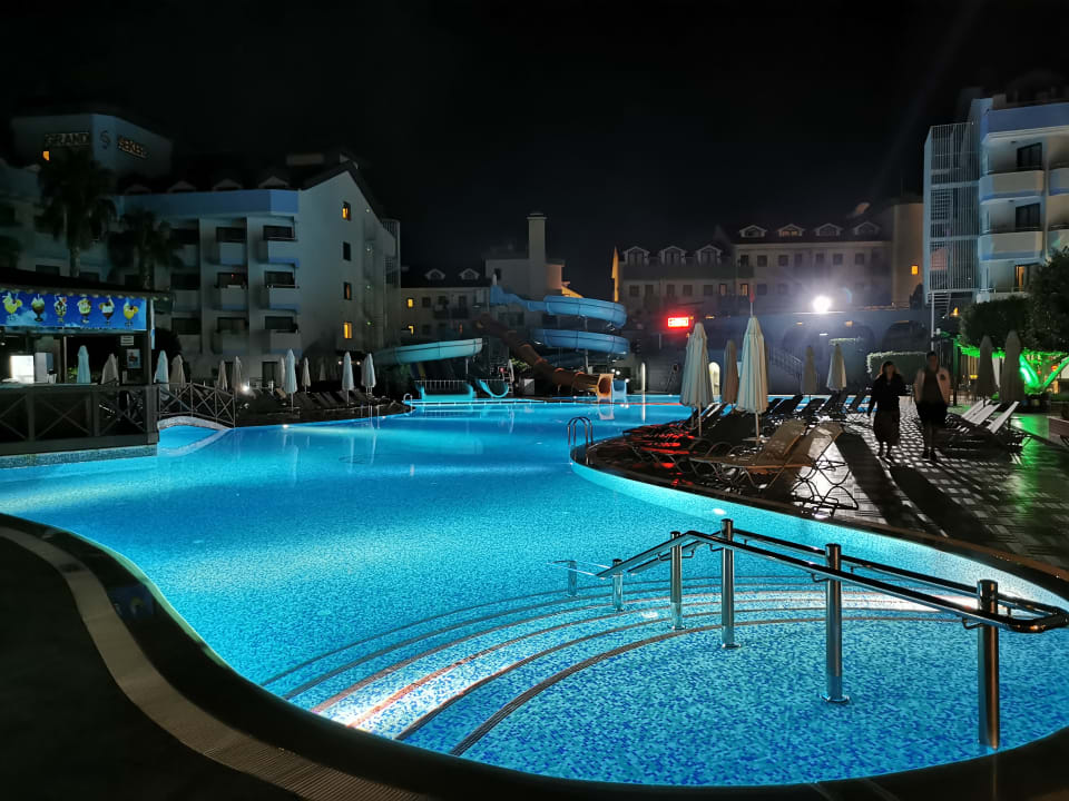 Pool Grand Seker Hotel