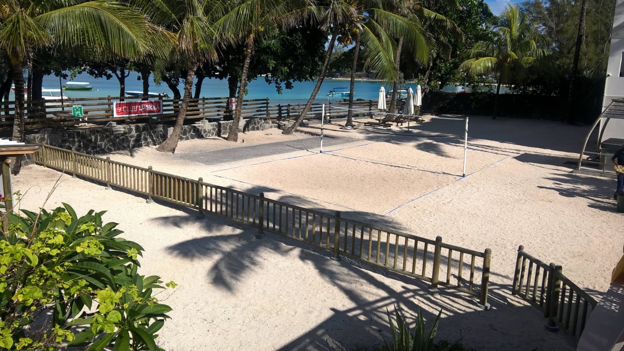 Beachvolleyball Le Peninsula Bay Beach Resort & Spa