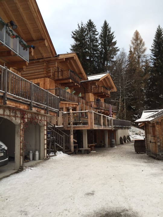 Außenansicht Hüttendorf Maria Alm