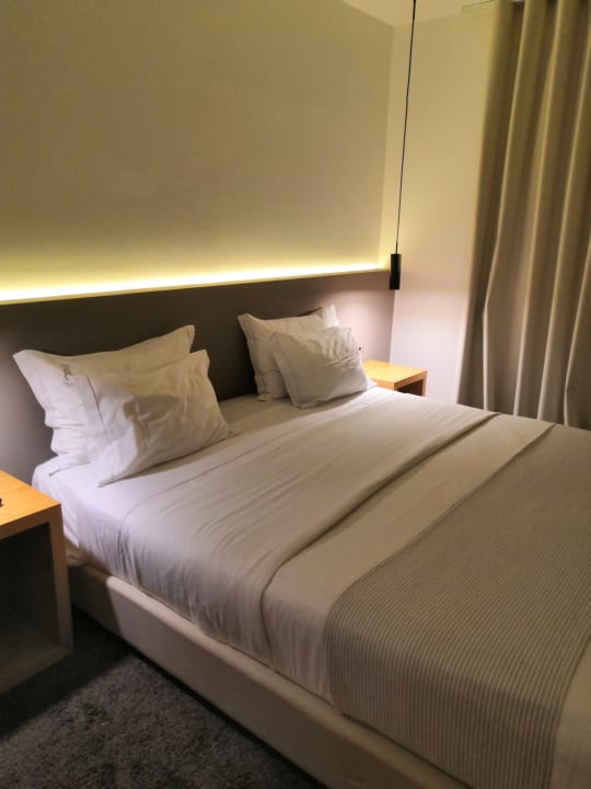 Zimmer The 8 Downtown Suites