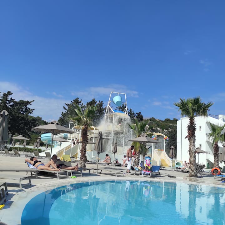 Pool Blue Sea Island