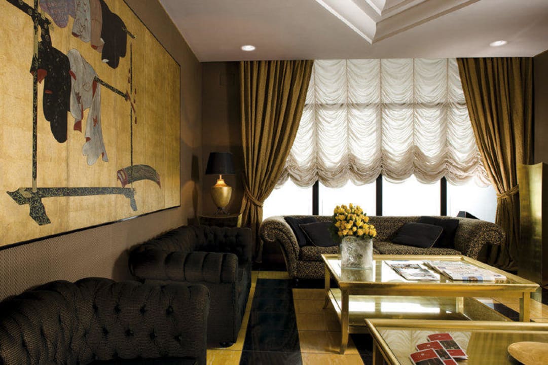 Hall Ramada Naples City Center