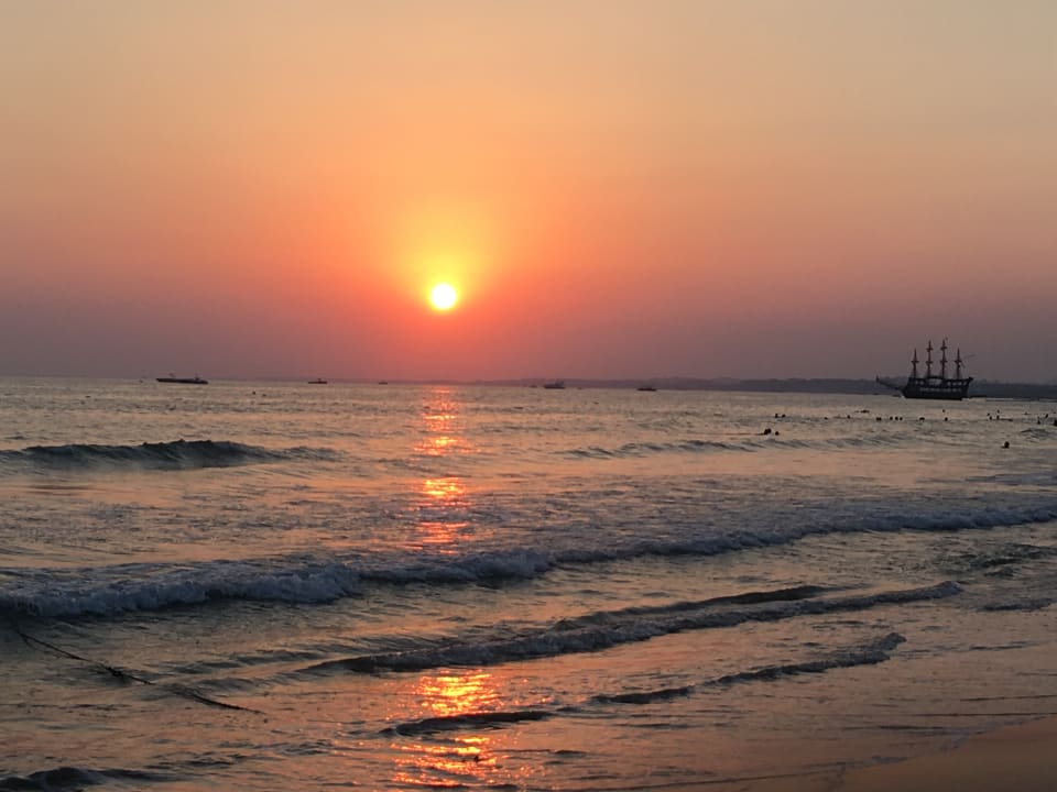 Strand Side Star Beach