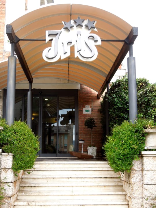 Hoteleingang Hotel Iris