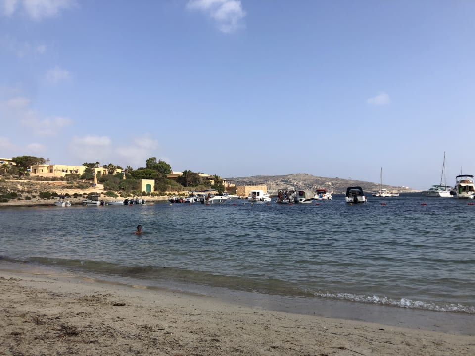 Strand Comino Hotel & Bungalows