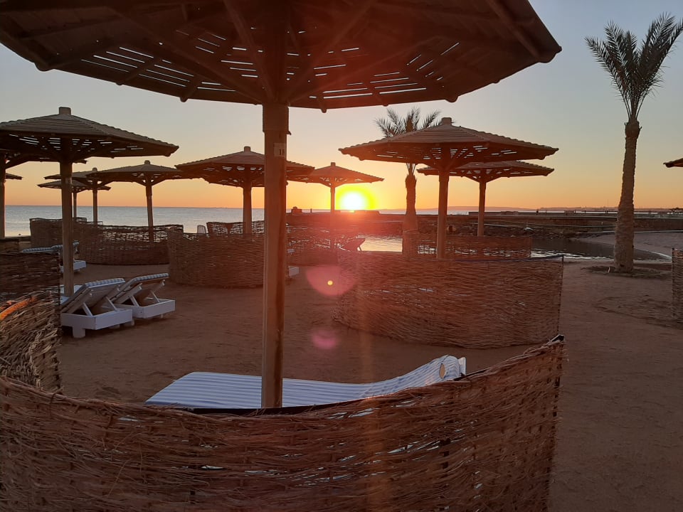 Strand Palm Beach Resort