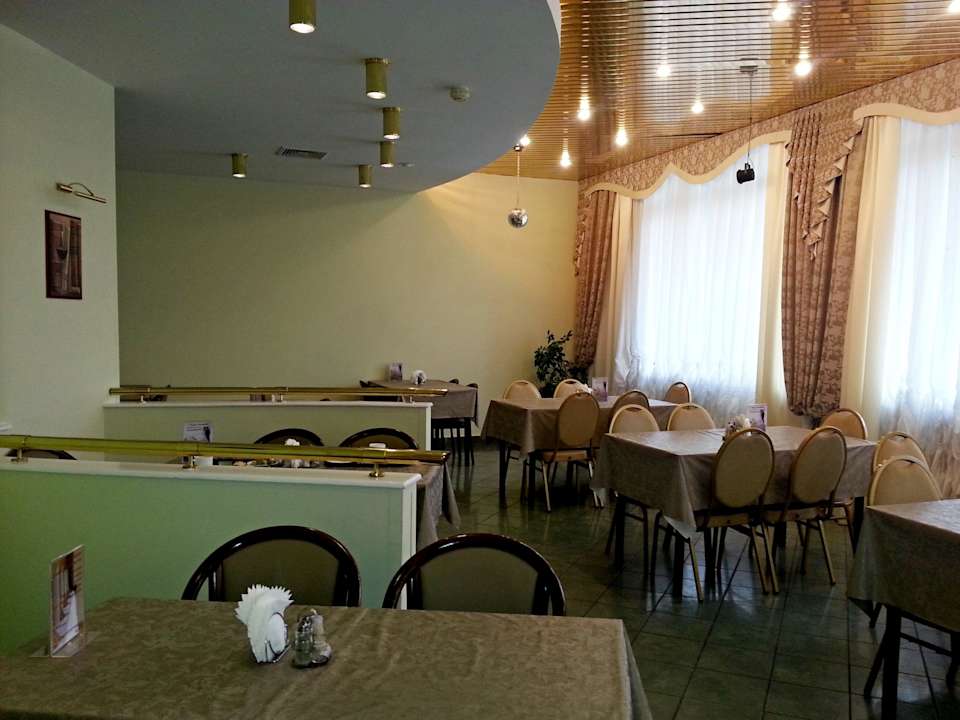 Breakfast Hotel Finance-Ug