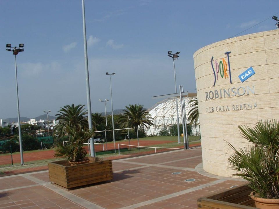 Tennisanlage ROBINSON CALA SERENA