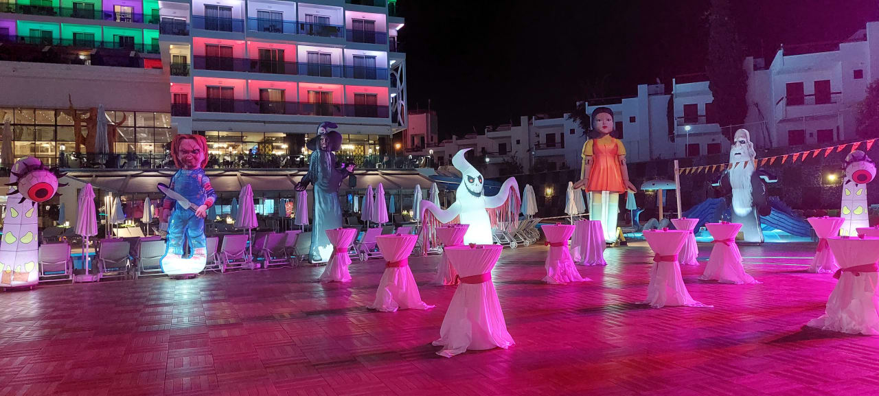 Sonstiges Azura Deluxe Resort & Spa Hotel