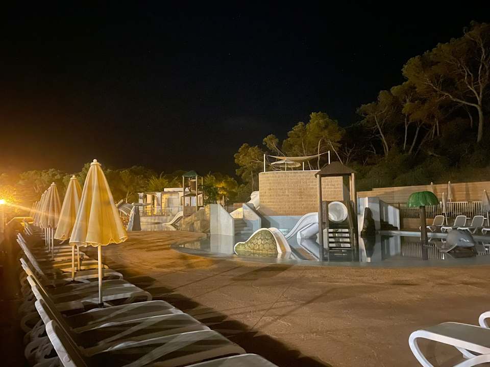 Pool Calimera Fido Gardens