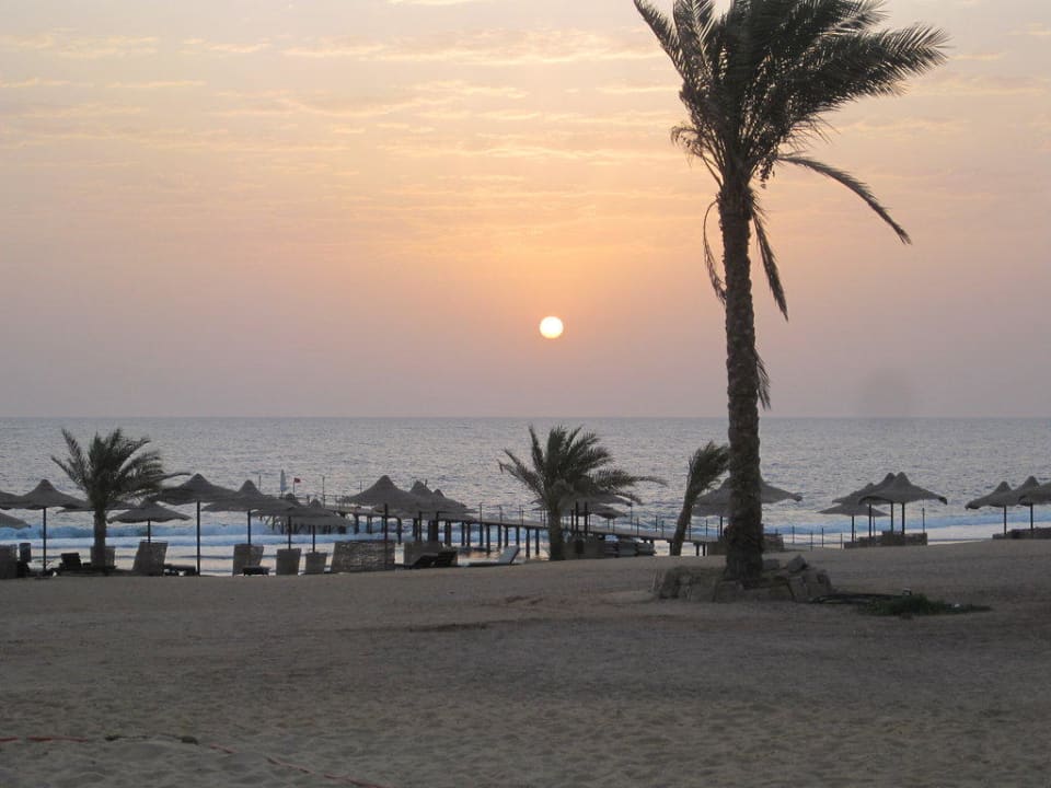 Steg  Three Corners Sea Beach Resort