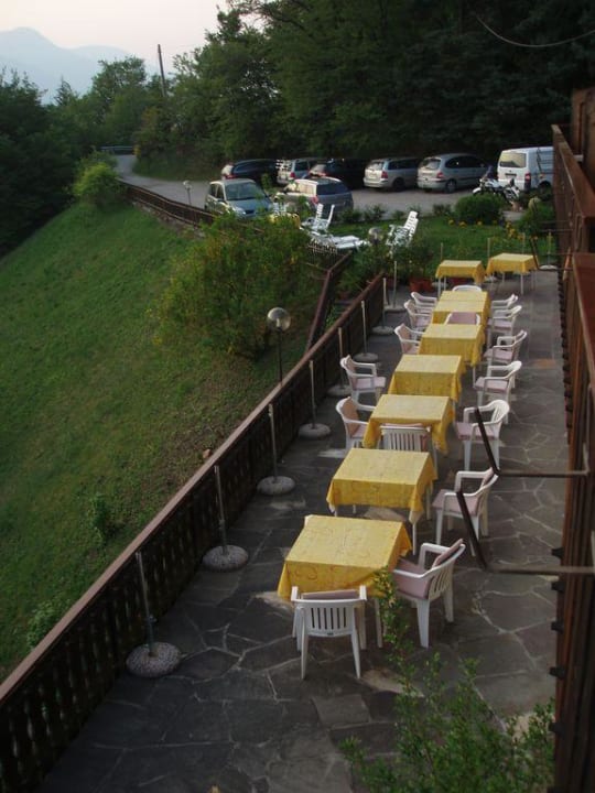 Blick auf die Frühstücksterrasse Residence Georgenhöhe