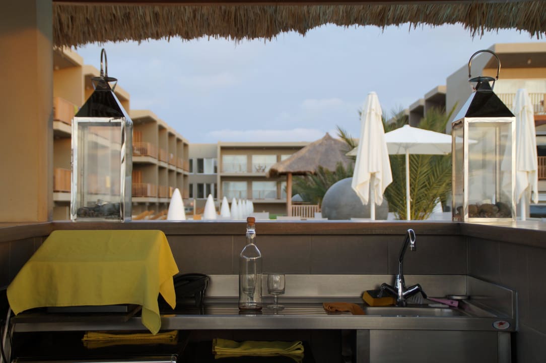 Poolbar Oasis Salinas Sea