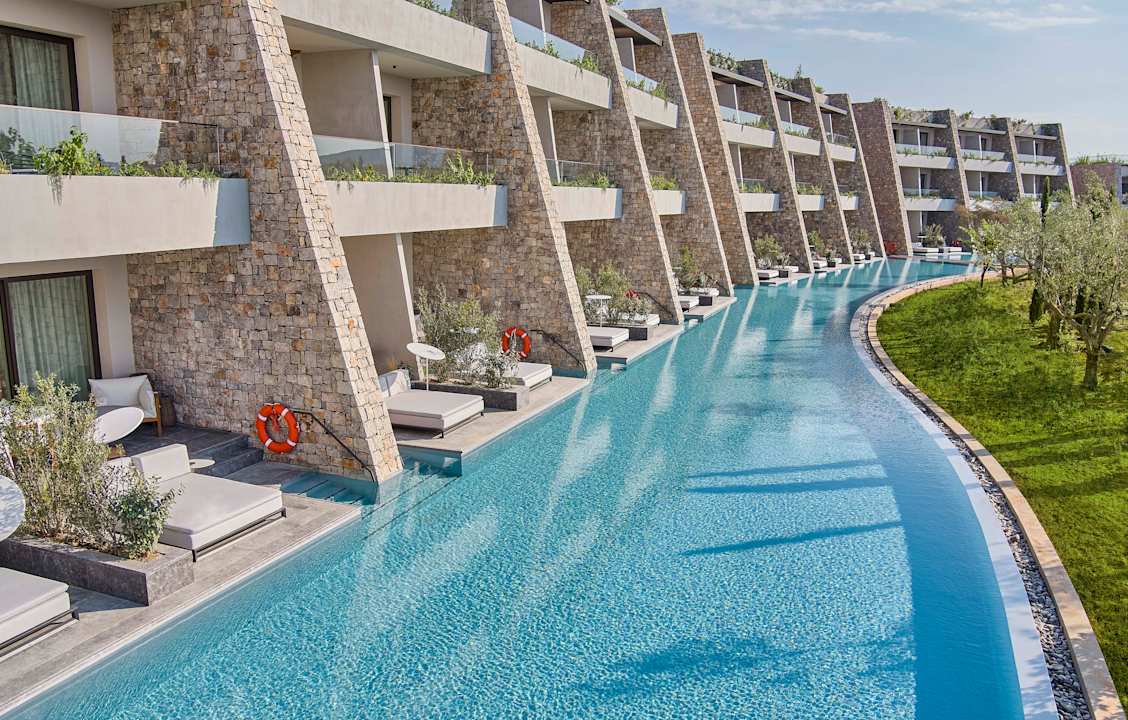 Außenansicht W Costa Navarino