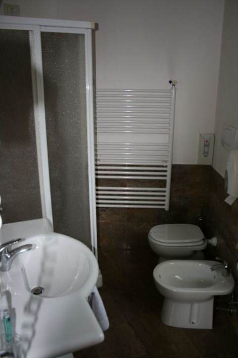 Zimmer 306 (Bad) Hotel Delle Province