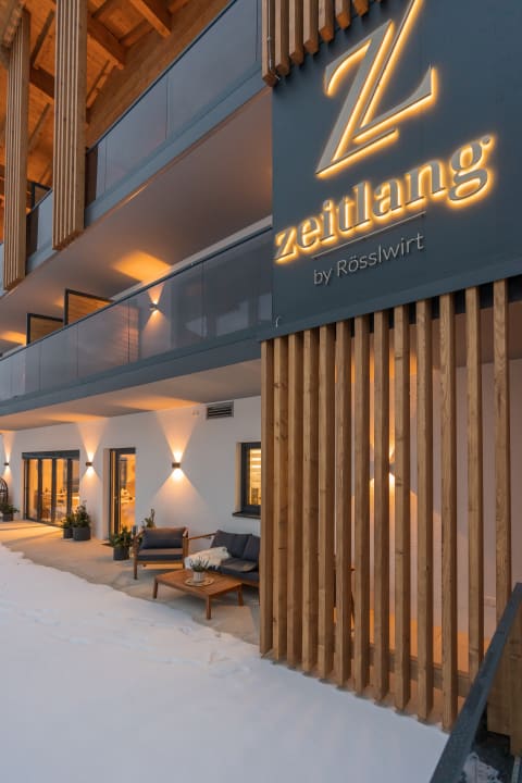 Lobby Zeitlang by Rösslwirt