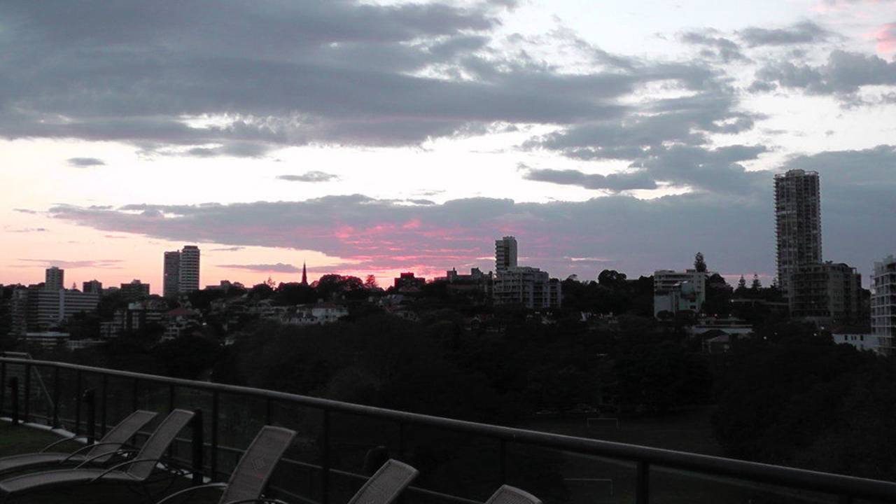 Sonnenaufgang auf der Dachterrasse Hotel Vibe Rushcutters