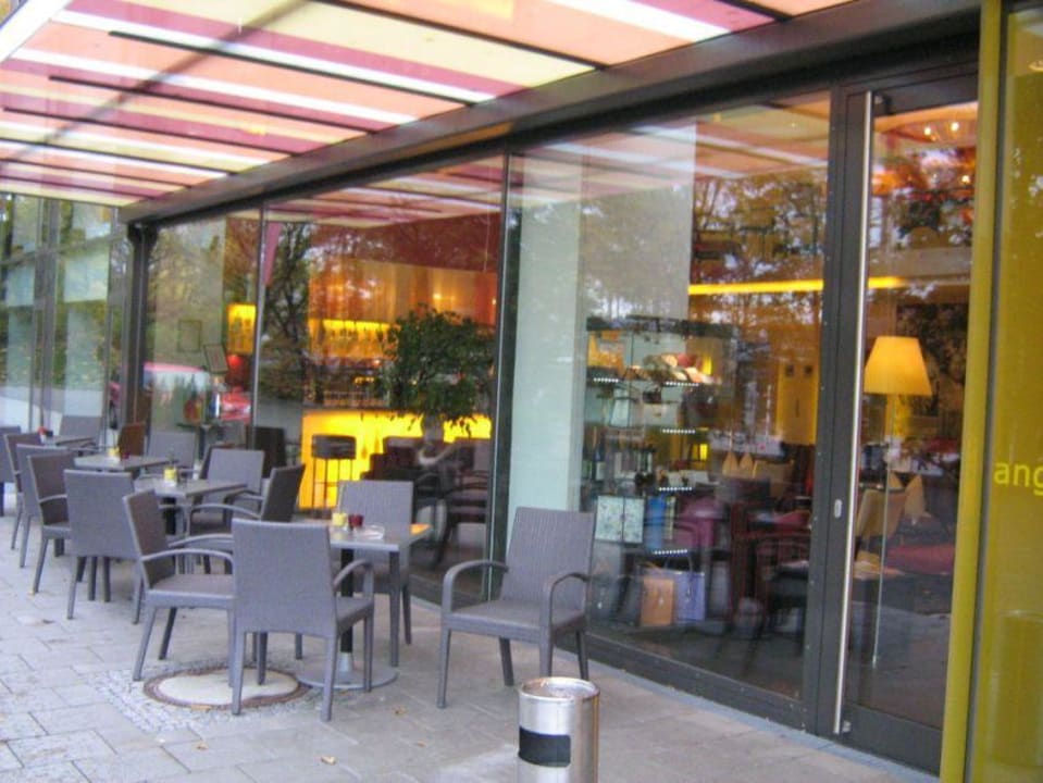 Der Blick von draussen Holiday Inn München - Leuchtenbergring