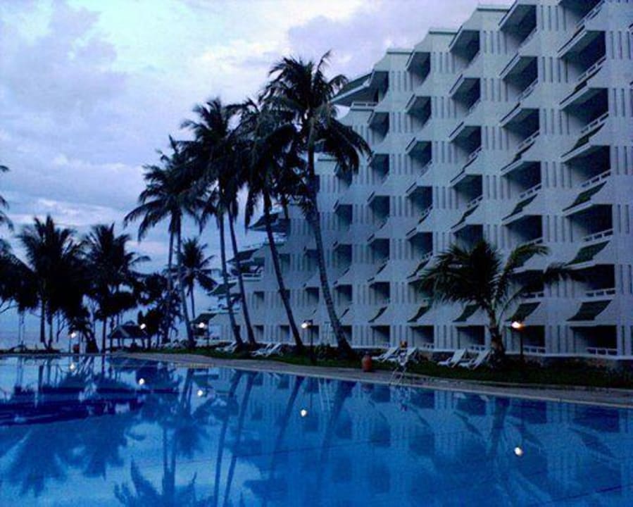Pool-Blick Zimmer Le Meridien Phuket Beach Resort