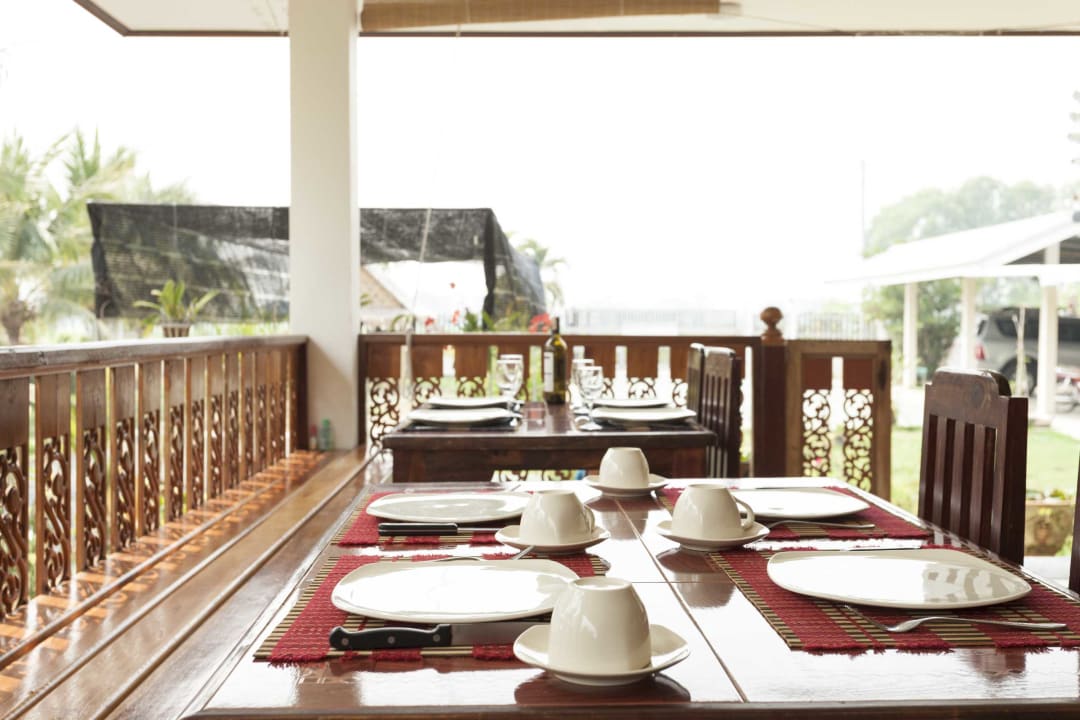 Restaurant Lha's Place Guesthouse and Holidayhomes