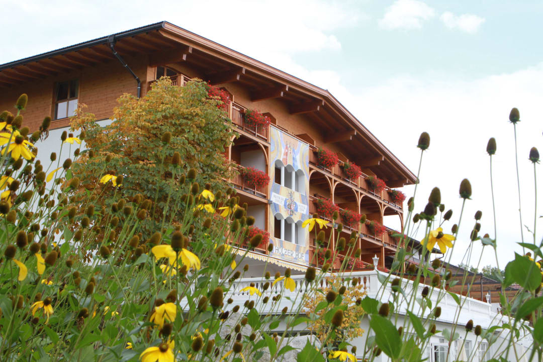 Vue sur l'hôtel depuis le parc Parkhotel Holzerhof
