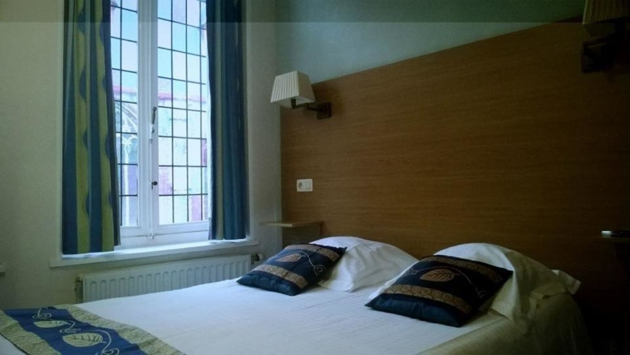 Вид двухместного номера Hotel Asiris