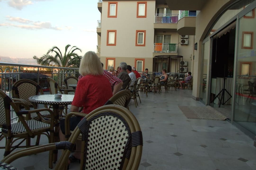 Bar mit Blick auf den Pool FUN&SUN Smart Hane Sun Hotel