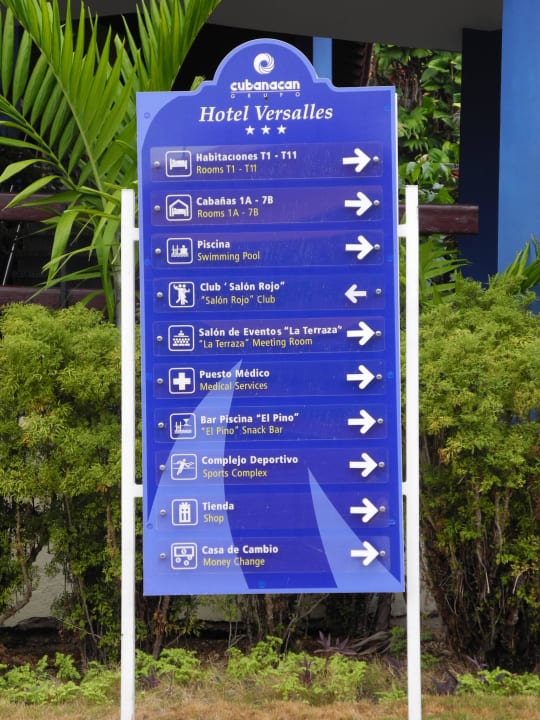 Hinweisschild Hotel Versalles