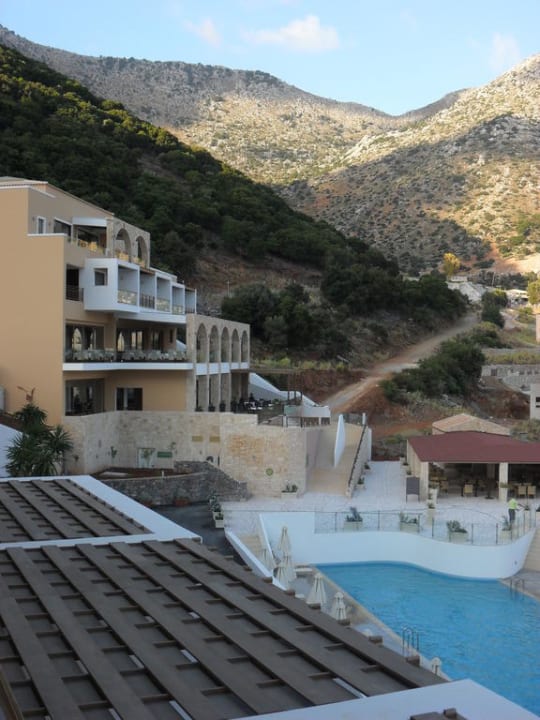 Teil des Hauptgebäudes Filion Suites Resort & Spa