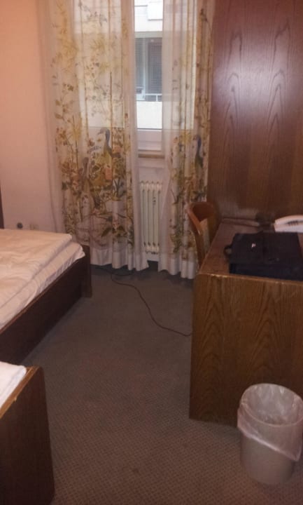 Zimmer 41 Hotel S16