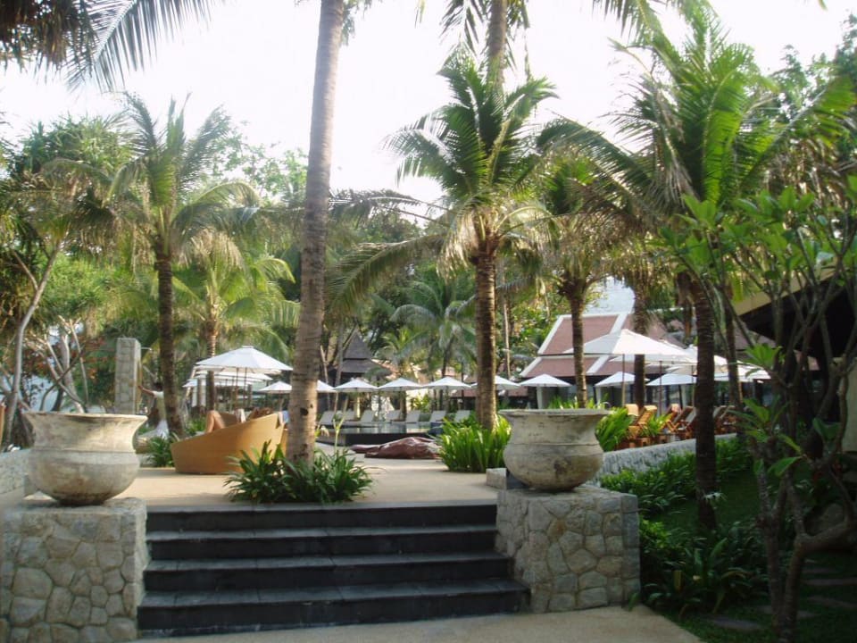 Blick zur Poolanlage Impiana Resort Patong