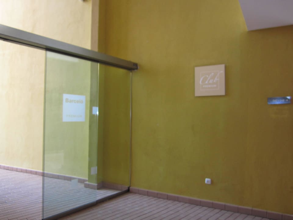 Eingang Poolanlage bzw. Restaurant Frühstück/Mitta Occidental Jandía Royal Level - Adults only