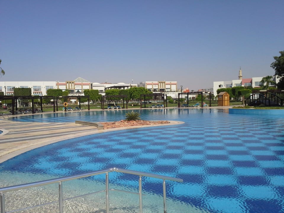 Sehr sauber SUNRISE Crystal Bay Resort