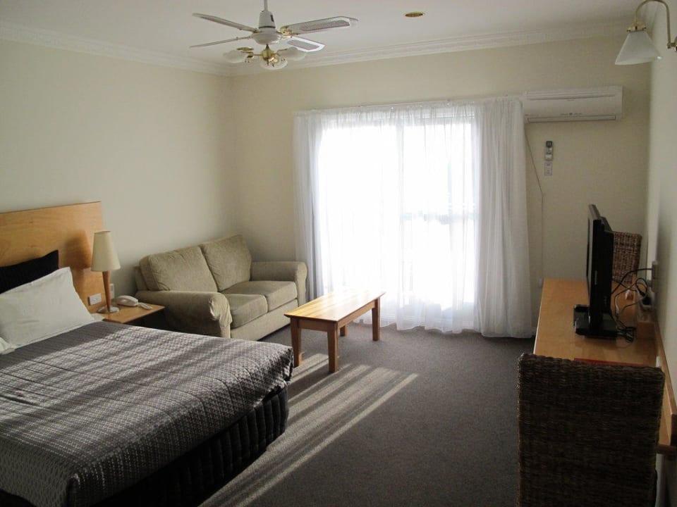 Schlaf und Wohnbereich Hotel Comfort Inn The International