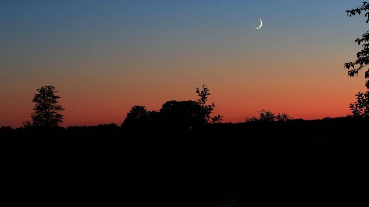Niebo zachwyca kolorami Dwór Stanica Rzeczna Łabędzie