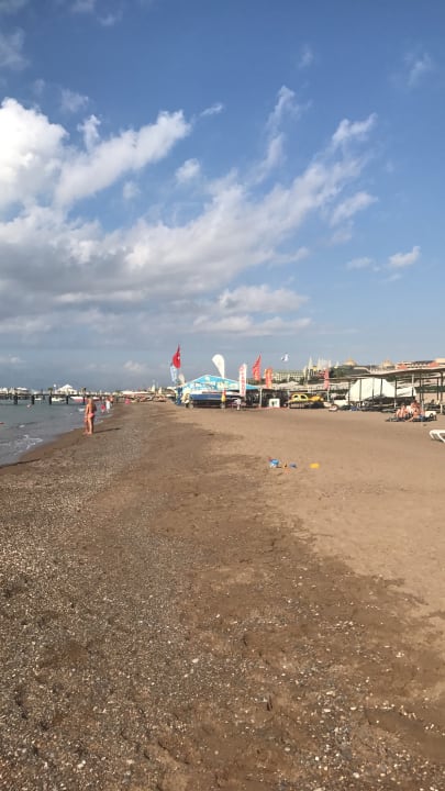 Strand Royal Wings Hotel