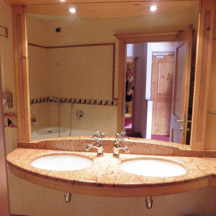 Bad Zimmer 211 Hotel Lagorai