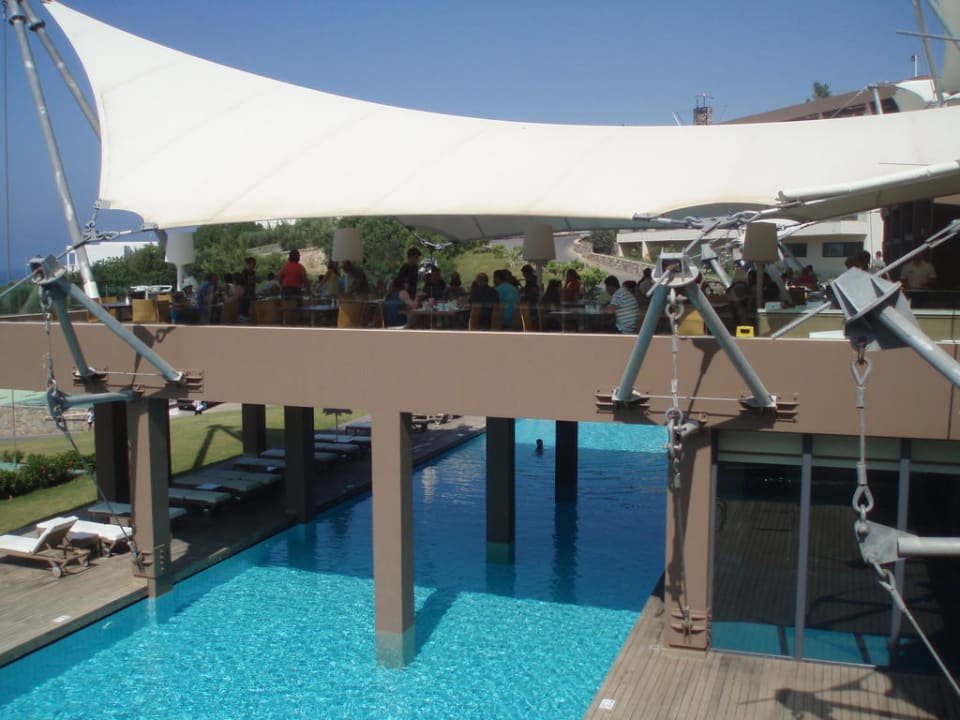 Restaurant über dem Spa-Pool Atlantica Mikri Poli Crete