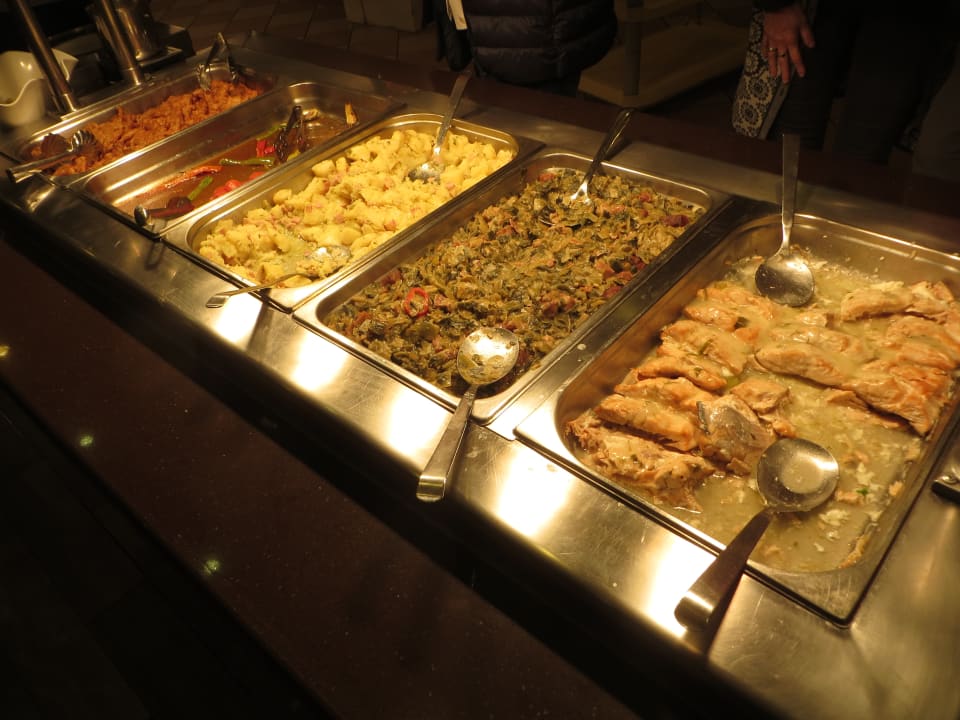 Ein Teil vom Abendessen Anissa Beach & Village